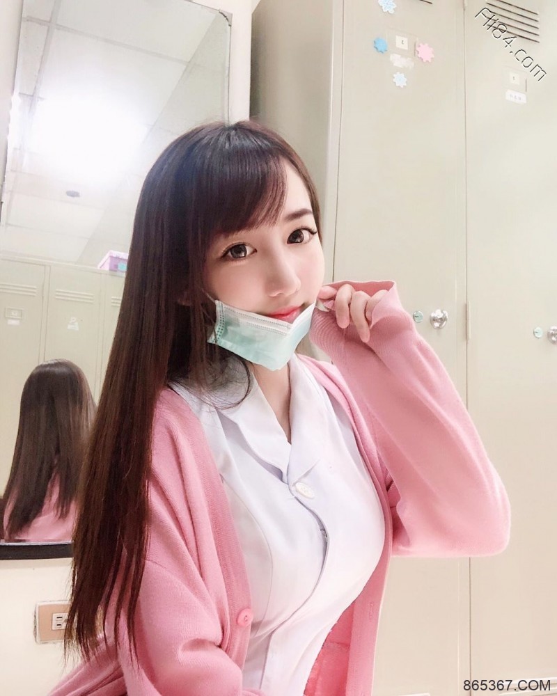 大眼性感护理师Elle怡葶，制服底下隐藏着饱满美乳。