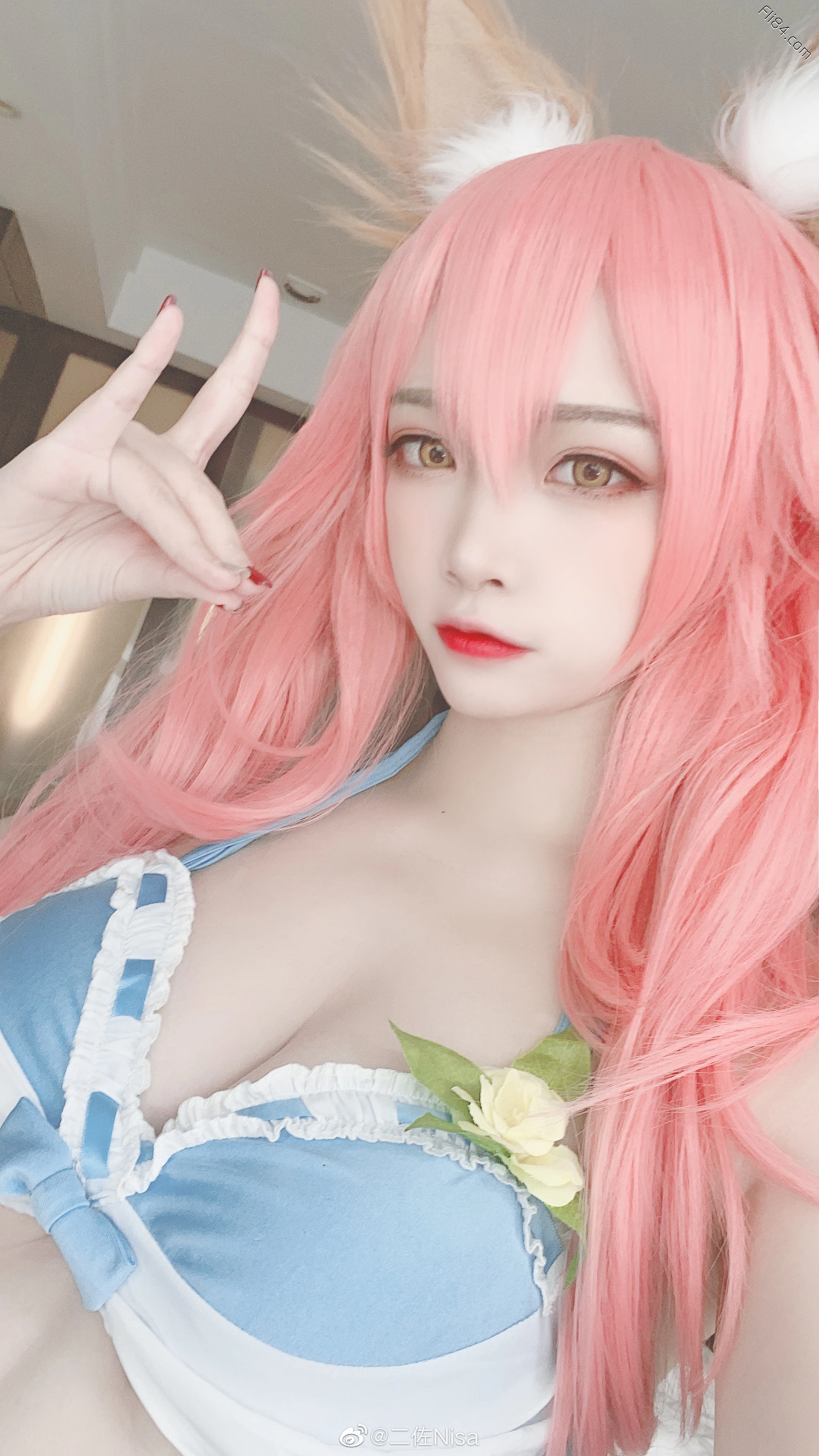 Coser“二佐Nisa”长相可爱喜欢尝试爆乳拍摄，喜欢解锁新造型！