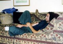 母亲提醒打牌的儿子找工作-博狗扑克 蜗牛扑克 德州扑克跟我学