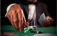 大话扑克：什么时候该犹豫-博狗扑克 蜗牛扑克 德州扑克跟我学