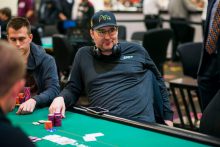 《深夜德州》现金局：Phil Hellmuth两场斩获近30万刀！-博狗扑克 蜗牛扑克 德州扑克跟我学