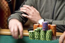 博狗扑克:牌局分析:试图保护你的牌的风险-博狗扑克 蜗牛扑克 德州扑克跟我学