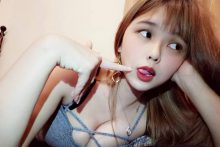 台湾童颜巨乳美女 性感正妹卖萌床照事业线诱人-博狗扑克 蜗牛扑克 德州扑克跟我学