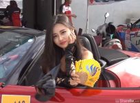 车模正妹亚恩儿Iris Du神似周子瑜 放电眼神令人害羞-博狗扑克 蜗牛扑克 德州扑克跟我学