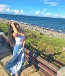 逆天长腿正妹海边吹风长发飘逸 性感美女白色背心吸睛-博狗扑克 蜗牛扑克 德州扑克跟我学