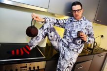 变态绅士推特力MAX被上司发现 为喜爱宅兴趣放弃瑞士银行工作-博狗扑克 蜗牛扑克 德州扑克跟我学