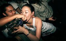 清秀OL酒后醒来发现被3P且全身都是体液，怒告后警察反而拿出影片把她的脸都打烂！-博狗扑克 蜗牛扑克 德州扑克跟我学