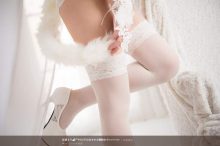 性感膝上袜的魅力 白色丝袜让人感觉性感纯洁-博狗扑克 蜗牛扑克 德州扑克跟我学
