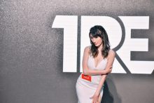 TRE三朝金卡女优Julia 学中文问候粉丝好亲民-博狗扑克 蜗牛扑克 德州扑克跟我学