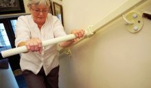 StairSteady滑动式楼梯扶手 行动不便老人上下楼的小帮手-博狗扑克 蜗牛扑克 德州扑克跟我学