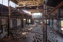 草间弥生《自恋庭园》再现纽约 传奇艺术家用1500颗镜面金属球重现经典装置艺术-博狗扑克 蜗牛扑克 德州扑克跟我学