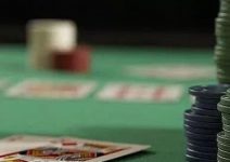 别当无知“蠢驴”,搜寻明智打法提高决策质量 | 德州扑克策略-博狗扑克 蜗牛扑克 德州扑克跟我学