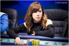 深夜德州扑克专场,看“致命女郎”的高额桌激烈对决-博狗扑克 蜗牛扑克 德州扑克跟我学