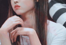 博狗扑克:OH MY GIRL YooA粉丝签名会GIF动态图-博狗扑克 蜗牛扑克 德州扑克跟我学