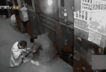 杨幂被邓伦拖了一米远 网友：感受到惊吓了-博狗扑克 蜗牛扑克 德州扑克跟我学