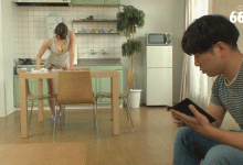 GIF动态图:压着义母的翘臀按在穿上互相激烈爱抚.-博狗扑克 蜗牛扑克 德州扑克跟我学