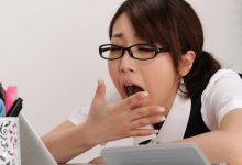 【蜗牛扑克】转过去趴在餐桌上—我的极品女房东-博狗扑克 蜗牛扑克 德州扑克跟我学