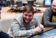 博狗扑克:WSOP主赛38强诞生,两名中国选手冲击金手链-博狗扑克 蜗牛扑克 德州扑克跟我学