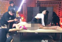 插入的时候一堆人围绕 ，为了躲镜头真的好辛苦啊！-博狗扑克 蜗牛扑克 德州扑克跟我学