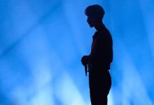 张艺兴《小城姑娘》热力十足 “敲脸舞”获追捧引模仿浪潮-博狗扑克 蜗牛扑克 德州扑克跟我学