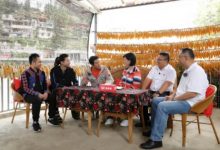 霍尊体验给鸡打疫苗 蔡国庆劝说“飞鸡”合作遭拒绝-博狗扑克 蜗牛扑克 德州扑克跟我学