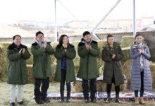 《我们在行动》任贤齐赶牛捡粪体验放牧 郭晓东走访企业挖掘新思路-博狗扑克 蜗牛扑克 德州扑克跟我学