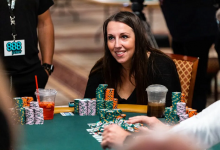 博狗扑克:WSOP主赛:最后一名女选手被淘汰,共有36名选手晋级Day7!-博狗扑克 蜗牛扑克 德州扑克跟我学