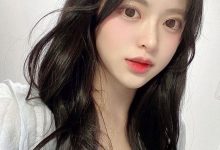 [网络美女]萌萌女大生「紧身装上路」，「凹凸有致的曲线」路人好爱！-博狗扑克 蜗牛扑克 德州扑克跟我学