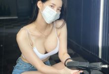 超兇猛「巨乳洗車辣妹」白皙身材好誘人!飽滿視角太極品了-博狗扑克 蜗牛扑克 德州扑克跟我学