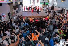 巨乳辣模辛尤里「害羞磨蹭」讓台下粉絲受不了!-博狗扑克 蜗牛扑克 德州扑克跟我学