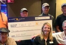 【EV扑克】翻牌四条A被皇家同花顺河杀，却赢得“爆冷大奖”带走近50万刀，创纪录！-博狗扑克 蜗牛扑克 德州扑克跟我学