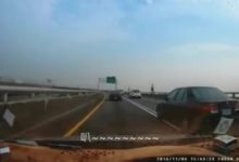 霸氣女友「啪」滅行車糾紛!衝動男友不吭聲超服貼-博狗扑克 蜗牛扑克 德州扑克跟我学