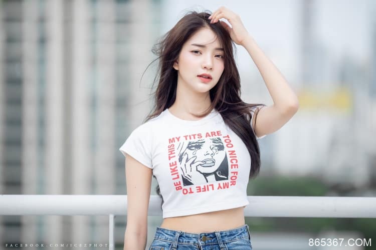來杯泰式椰奶！清純系隱乳妹「เจ้าแก้มยืด」透膚制服下驚藏「兩粒椰子」