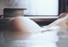 終於浮出水面了！翹臀女王「Linda 尤妝妝」曝光火辣泡湯照-博狗扑克 蜗牛扑克 德州扑克跟我学