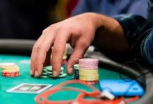 【EV扑克】教学：当你在大盲位时：你需要对常客玩家诈唬-博狗扑克 蜗牛扑克 德州扑克跟我学