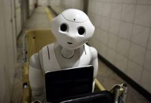 與初代Pepper機器人生活兩年,每天帶他出門看世界-博狗扑克 蜗牛扑克 德州扑克跟我学