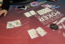 【EV扑克】教学：用QJs加注后碰上3-bet，不可以call的情况只有一种-博狗扑克 蜗牛扑克 德州扑克跟我学