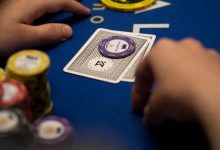 【EV扑克】策略教学：这样玩弱同花听牌，等于在送筹码！-博狗扑克 蜗牛扑克 德州扑克跟我学