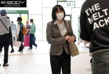 【EV扑克】(EBOD-961)E-Body还我漂漂拳!乡土味的公务员变成了身材教科书的尤物!-博狗扑克 蜗牛扑克 德州扑克跟我学