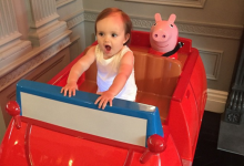 出生後即環遊世界 英國小公主坐擁23億英鎊身價-博狗扑克 蜗牛扑克 德州扑克跟我学