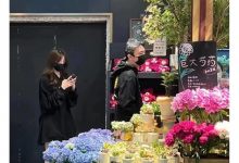 王思聪又换女友!深夜穿情侣装送花太浪漫,女方似圈内小花引猜测-博狗扑克 蜗牛扑克 德州扑克跟我学