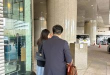 郭晶晶拎8万爱马仕,踩高跟美到一眼认出,和老公出行亲民没架子-博狗扑克 蜗牛扑克 德州扑克跟我学