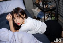 OL正妹「安然」爆乳翹臀超吸睛！「乳壓吉他」更是她的迷人專長！-博狗扑克 蜗牛扑克 德州扑克跟我学