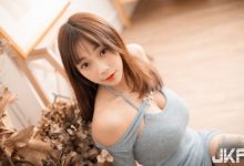 吉他小才女「安然」貼身洋裝好犯規！秀「爆乳美腿」還不小心露出小褲褲！-博狗扑克 蜗牛扑克 德州扑克跟我学