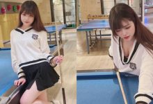 學生妹「願願yuan」翹課打撞球 彎腰從領口內可以看到豐滿奶球-博狗扑克 蜗牛扑克 德州扑克跟我学