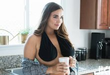 大胸部專用!國外妹子發明「毛巾胸罩」好邪惡!要用ㄋㄟㄋㄟ吊著它!-博狗扑克 蜗牛扑克 德州扑克跟我学