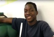 跑腿換甜甜圈果腹 少年遇恩人獲720萬-博狗扑克 蜗牛扑克 德州扑克跟我学