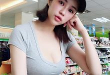 超消暑！便利商店「曬乳正妹」，大方外露雙Ｃ奶：眼睛大吃冰淇淋！-博狗扑克 蜗牛扑克 德州扑克跟我学