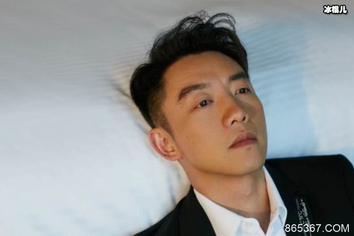 青年演员郑恺的人气高，受到了很多粉丝和观众的喜爱