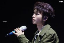 【EV扑克】王俊凯腿细休闲裤再套牛仔裤，腿细就是好啊-博狗扑克 蜗牛扑克 德州扑克跟我学